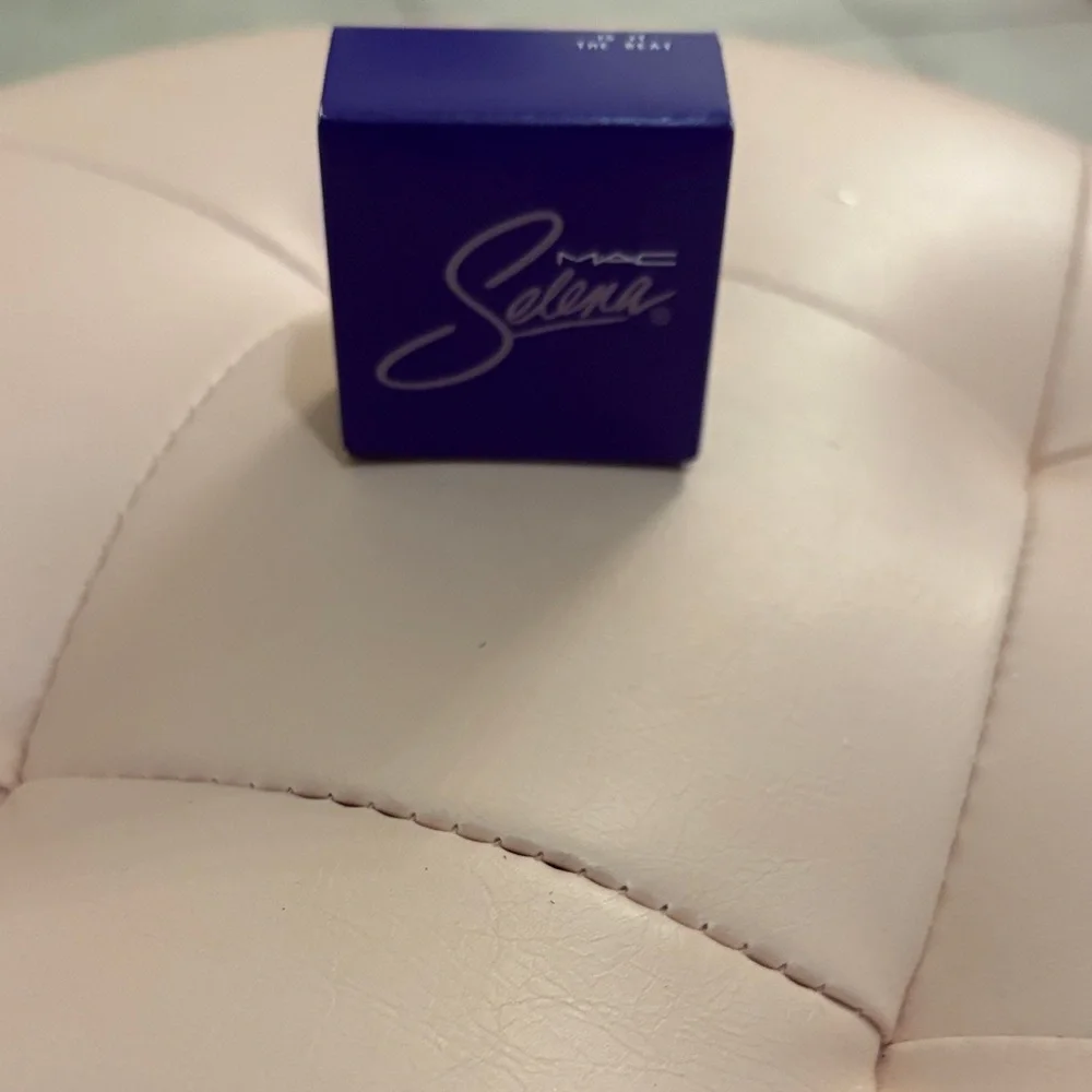 MAC x Selena Quintanilla Eyeshadow AB6 “Is It The Beat” NIB Sealed - Picture 3 of 4